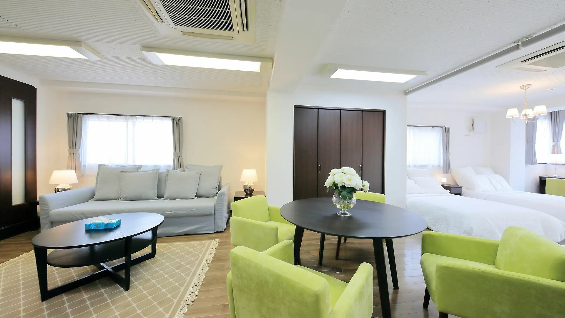 Osaka Namba Rakuraku Hotel 3*,